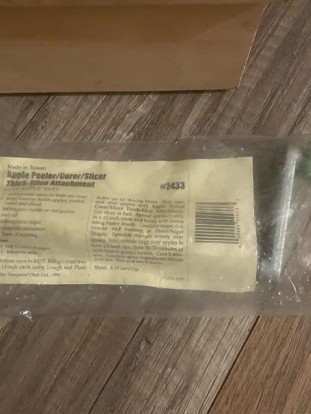 The Pampered Chef Clear Apple Peeler/Corer/Slicer Attachment